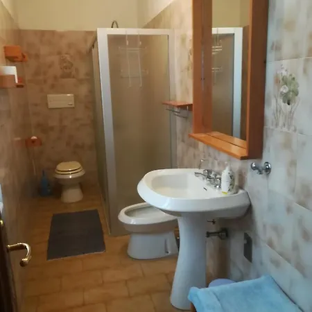 Casa Cinzia بيت للعطل فيركانا